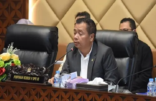 Pasca Kecelakaan Bekasi, DPR Tekankan Urgensi Perbaikan Perlintasan Kereta Api